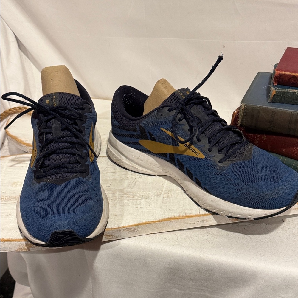 Brooks Launch 6